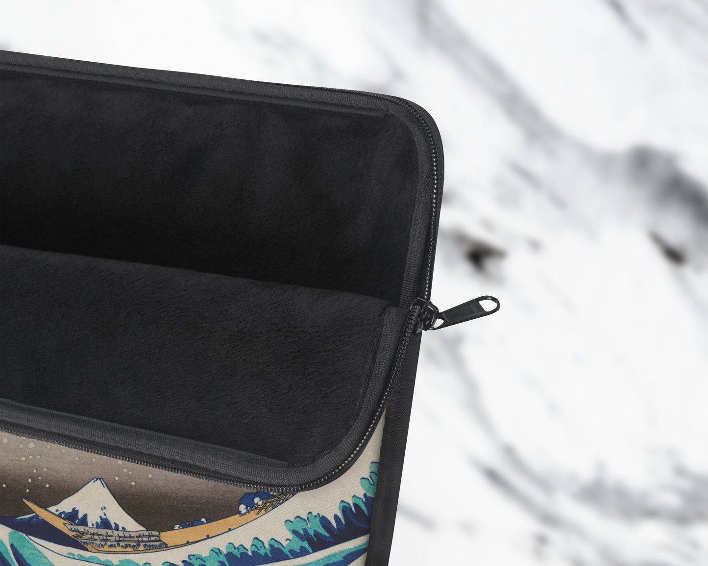 Katsushika Hokusai - The Great Wave off Kanagawa laptop sleeve