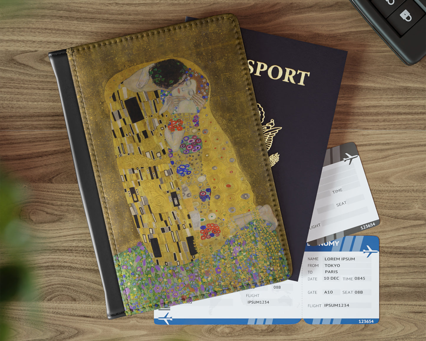 Gustav Klimt - The Kiss passport cover