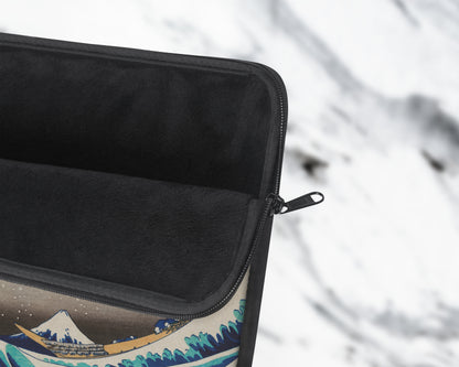 Katsushika Hokusai - The Great Wave off Kanagawa laptop sleeve