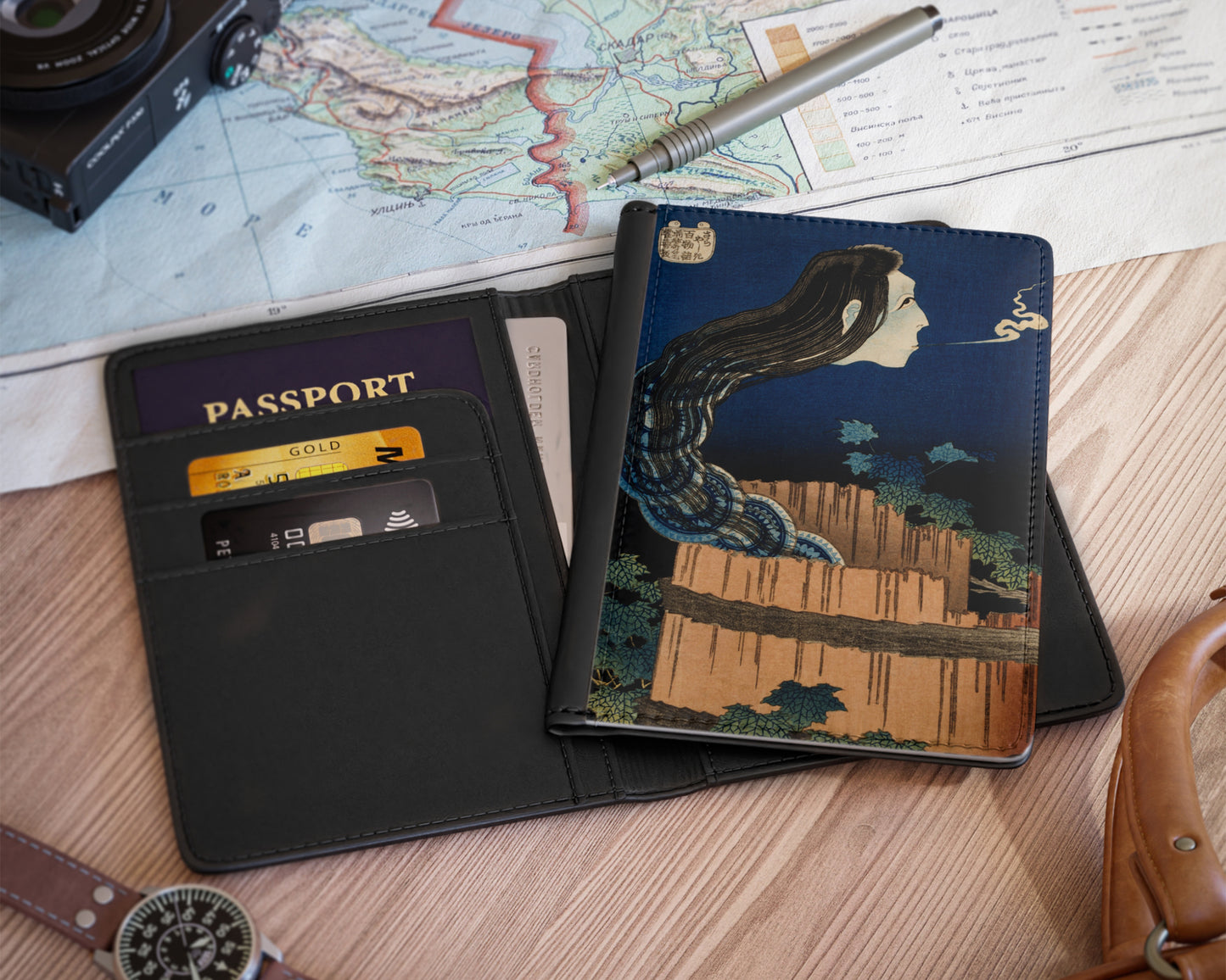 Katsushika Hokusai - The Mansion of the Plates passport cover